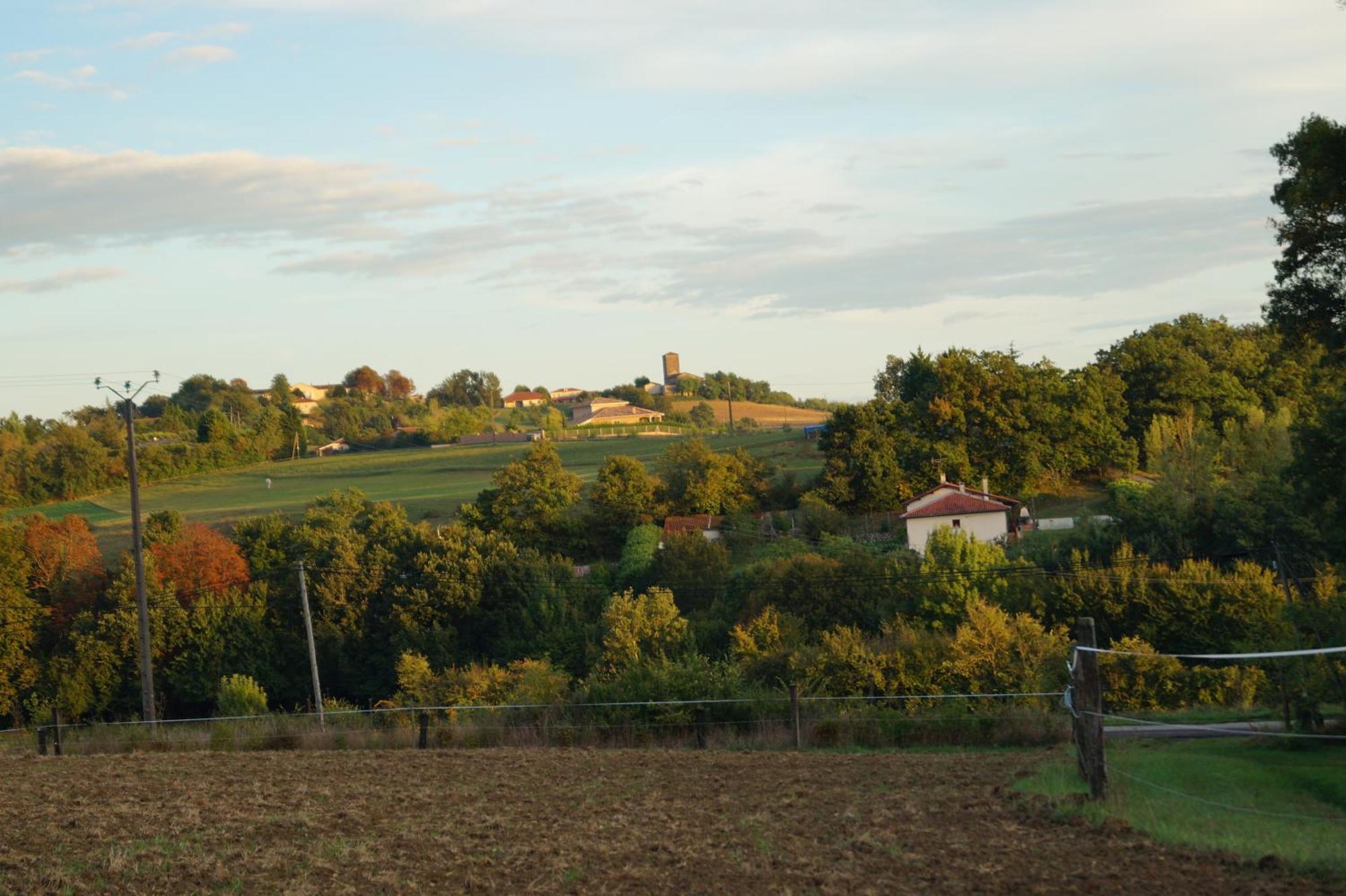 Le Gavachon Bed and Breakfast Leboulin Exteriör bild